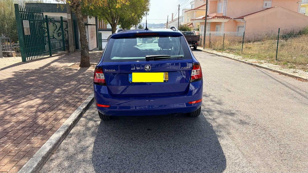 Skoda Fabia Break 1.0 MPI Ambition (75 cv) – 2019 – Apenas 57.000 km