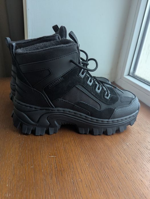 Зимові черевики Skechers нові 25.5 см