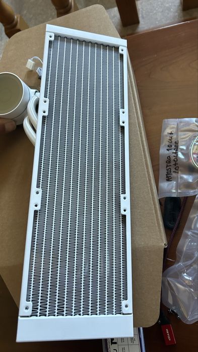 Water Cooler 360mm Branco ARGB – como novo