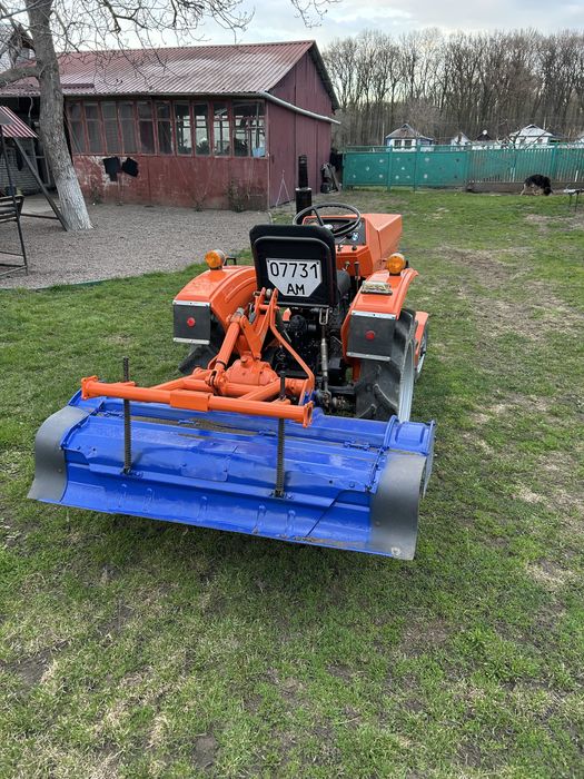 Мінітрактор японський