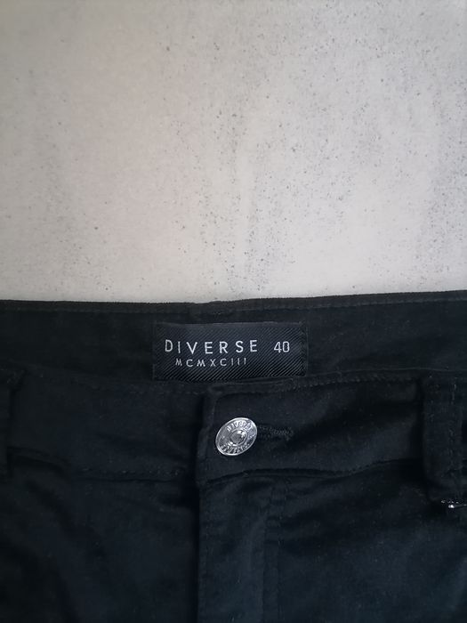 Damskie spodnie Diverse