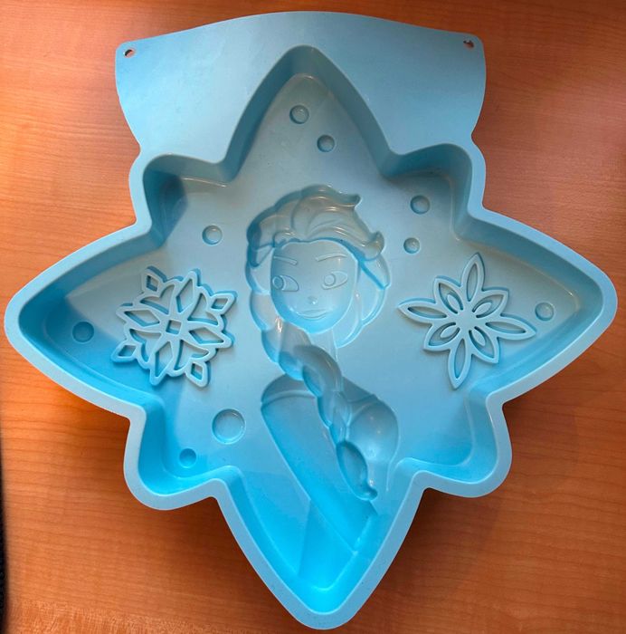 DISNEY silikonowa forma FROZEN ELZA KRAINA LODU 29X28cm
