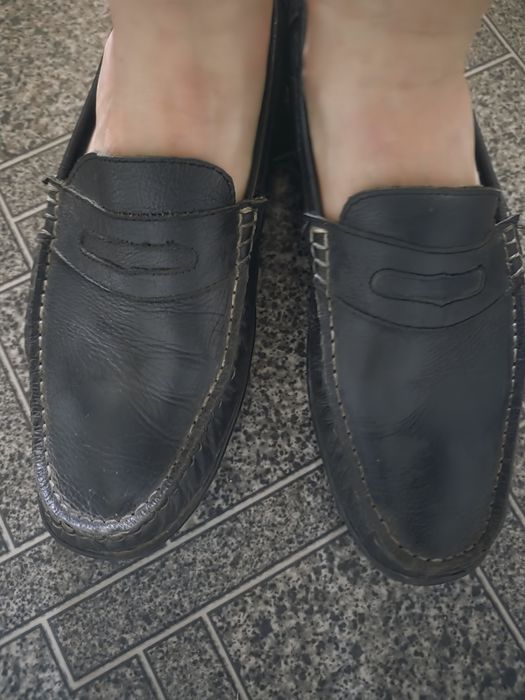 Продам капці б/у. Натуральна шкіра. Гарний стан