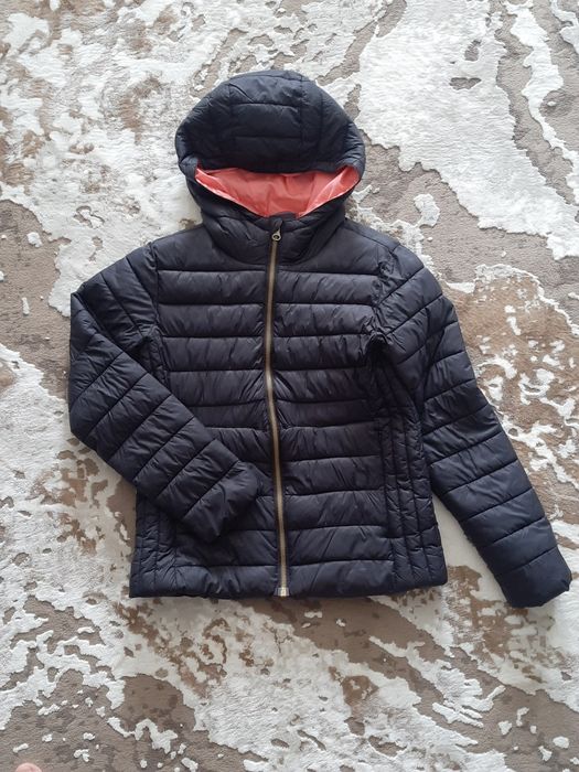 Куртка на дівчинку