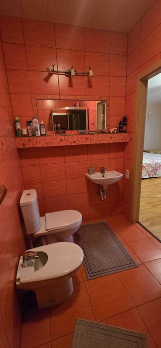 Продам трикімнатну квартиру в центрі міста
