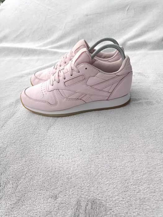 Жіночі кросівки шкіра Reebok р36