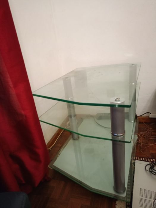 Mesa de centro  com base giratória