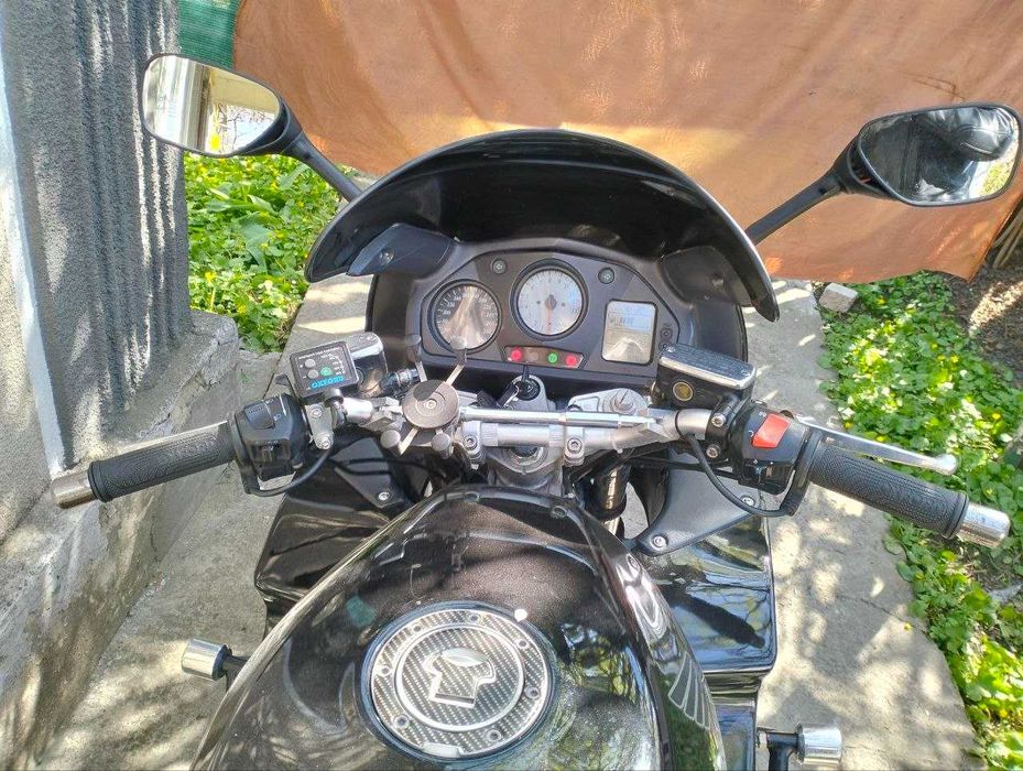 Honda VFR 800 .