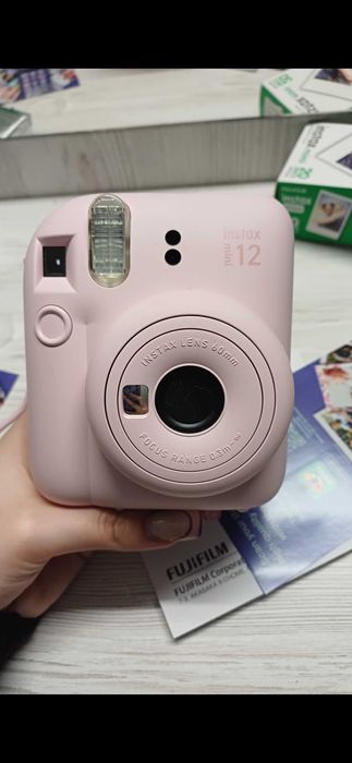 Фотоапарат instax mini 12