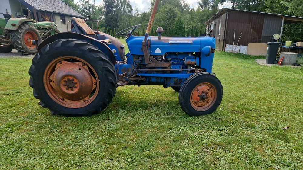 Traktor Ford Fordson Dexta, 32KM, 
Więcej informacji pod numerem tel.