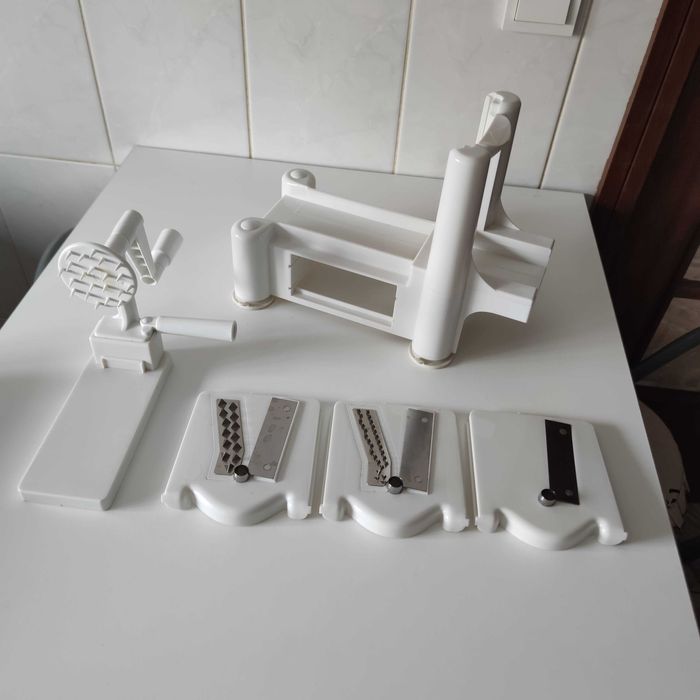 Spiralite Vegetable Spiralizer by Spiralz