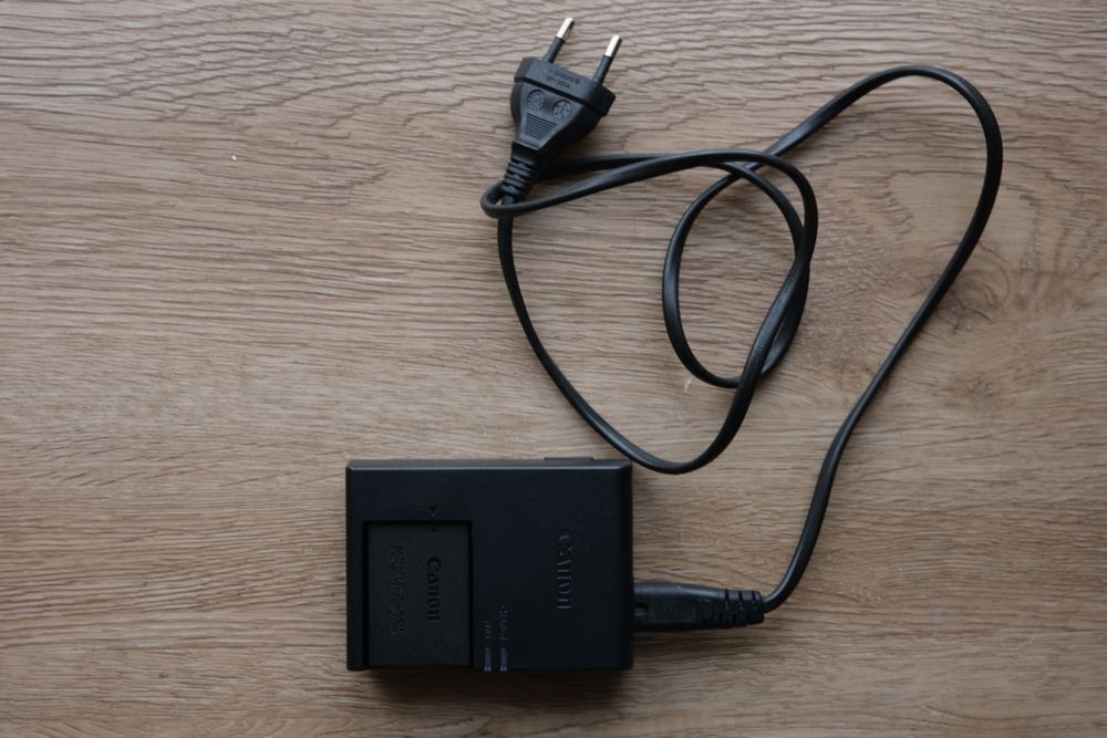 Máquina fotográfica Canon EOS 200D64409482868867124