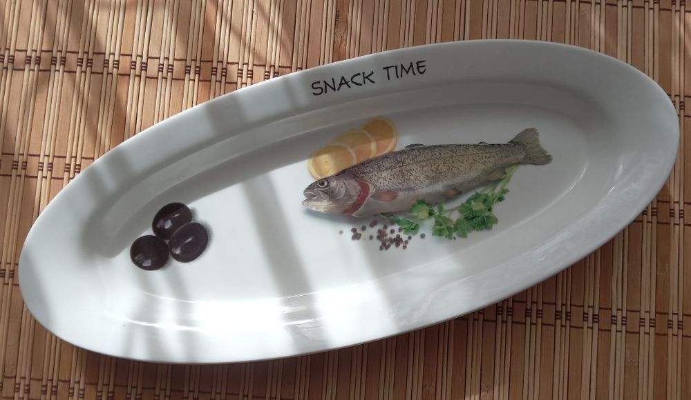 Продаются кухонные аксессуары.