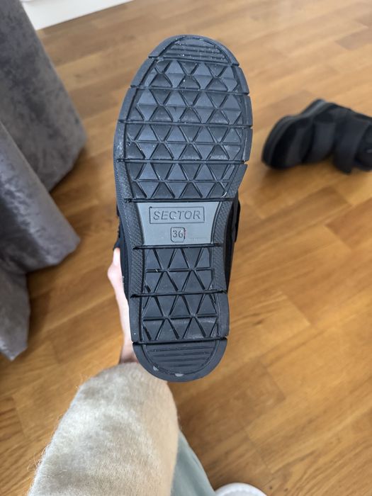 Продам дитячі зимові ботинки Jog Dog