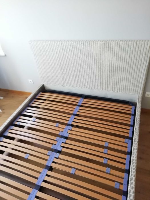 Cama Branca em Verga c/Estrado