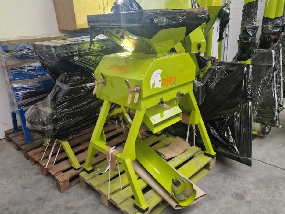 Zgniatacz ziarna GNIOTOWNIK Ajax Z01/1, silnik 7,5 kW Adraf