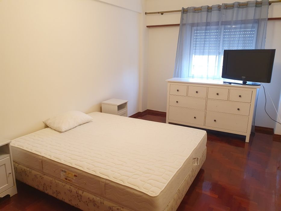 Alugo quarto individual com contrato