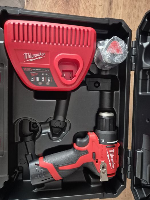 Wkrętarka Milwaukee M12 BLDDRC-202C