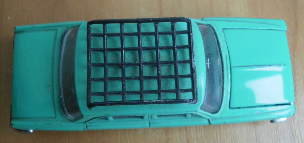 Машинка 1 : 43 Москвич 412