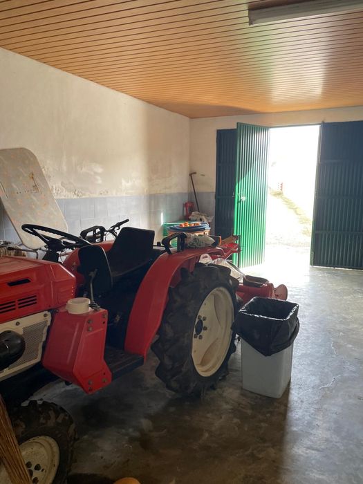 Moradia com quintal grande