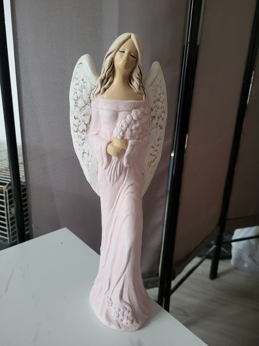 Figurka anioła do sprzedania