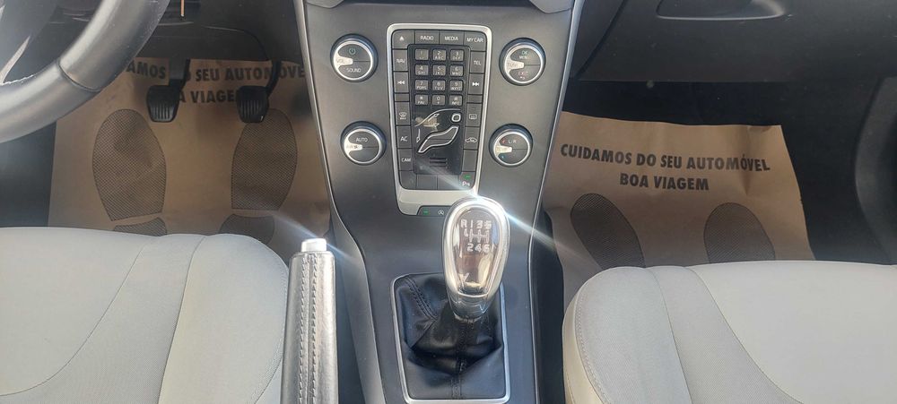 Volvo V40 1.6 D2 Momentum- 2014