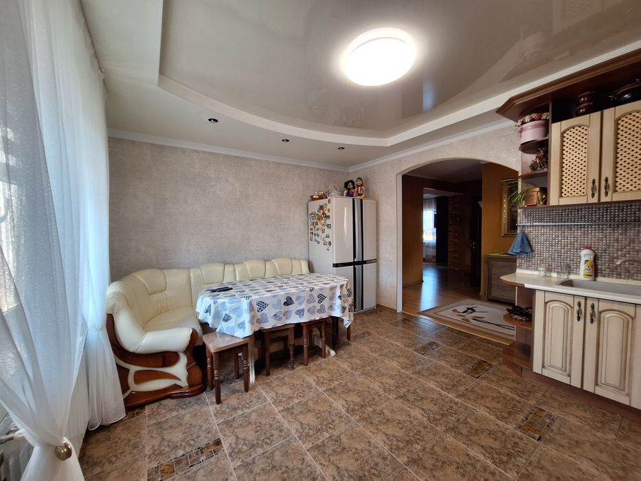 Будинок 228м в 3х рівнях +10 с +гараж  Бориспіль