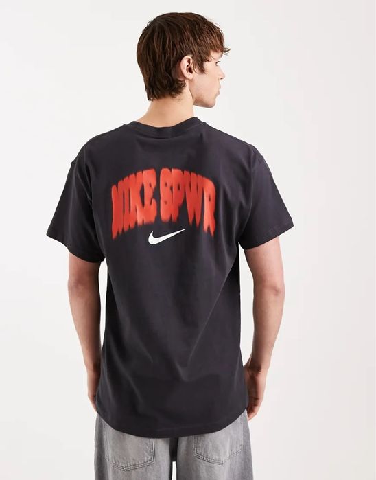 Футболка Nike Graphic Back  оригінал IQ5482-045
