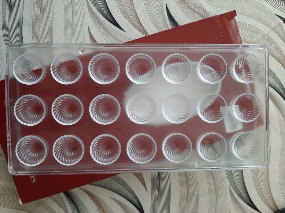 Поликарбонатная форма для шоколада