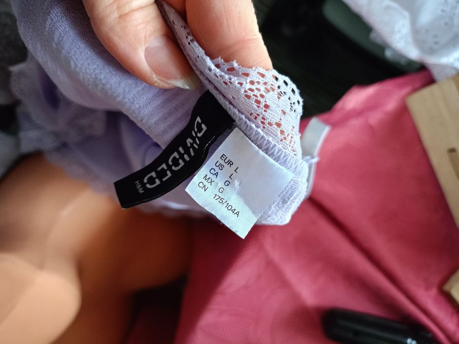 Sukienka na ramiączkach liliowa prążkowany materiał mini elementy koronki halka H&M