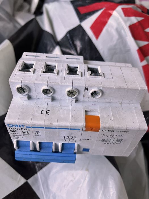 дифференциальный автоматический выключатель CHINT DZ47LE-32 C32