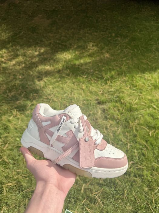 Off-White Out Of Office. Оригінал