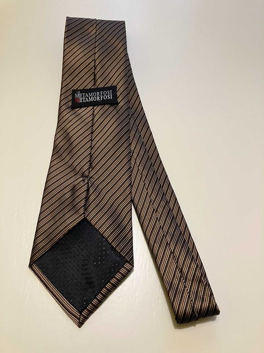 Brązowy, elegancki męski krawat