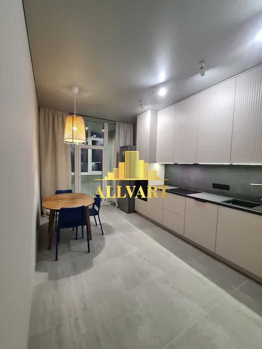 Продаж 1 кім. квартири з ремонтом  в Центрі, ЖК Manhattan, Метро КПІ