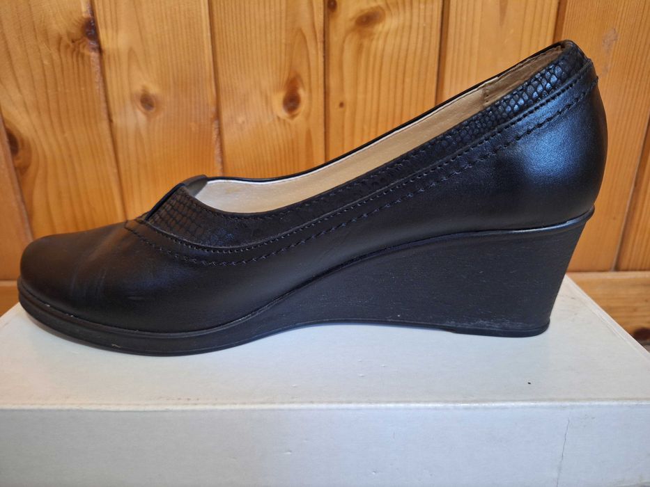 Buty Finezja 41, skóra naturalna, koturna