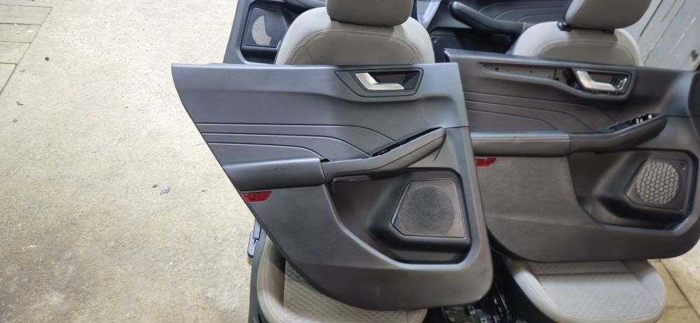 Карты  дверні ford escape 2020+