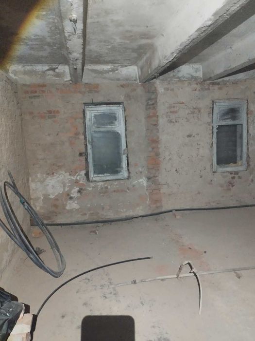 Продам приміщення 296,6 м² — центр Пулин