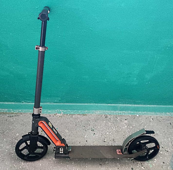 Самокат складной двухколесный Reaction колеса 200 мм