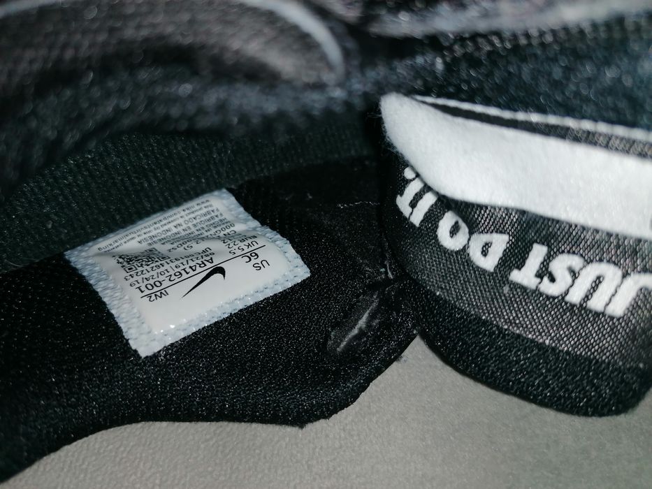 Buciki dziecięce Nike 22 rozm.jak nowe