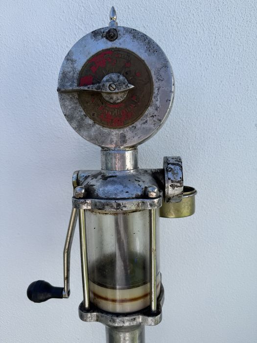 Bomba de Óleo Antiga