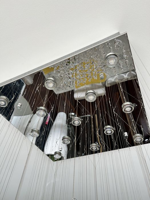 Luminária de Cristal Luxuosa – Grande e Sofisticada