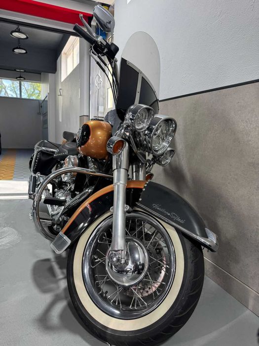 Harley-Davidson Heritage Softail Classic – Edição 105º Aniversário (Série Numerada)