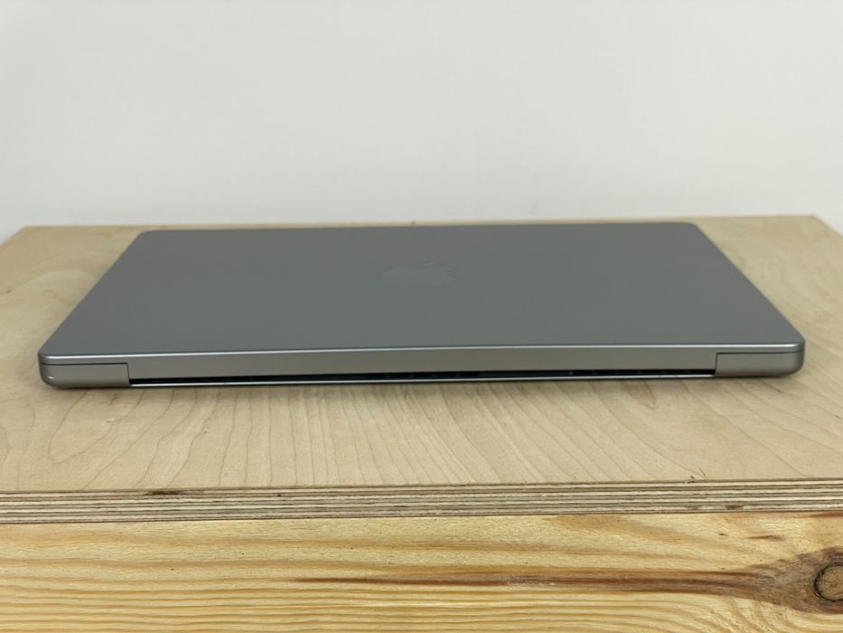 2023 MacBook Pro A2918 14" M3 16GB 512 GB