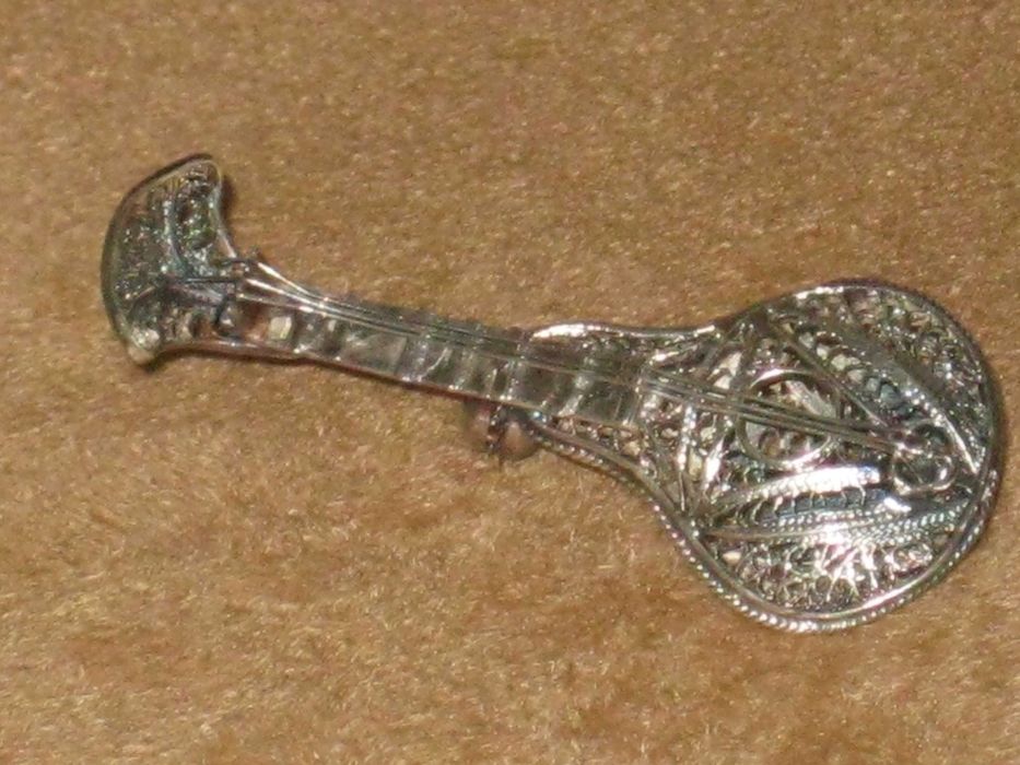 Alfinete Filigrana em Prata de Lei Maciça 835`/..