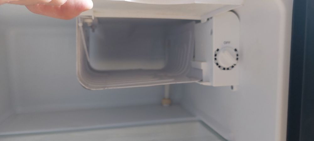 Lodówka Podblatowa Hotelowa