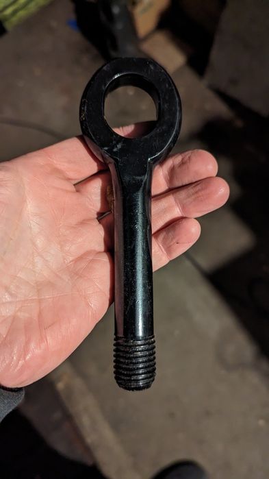 Продам буксировочный ключ Hyundai