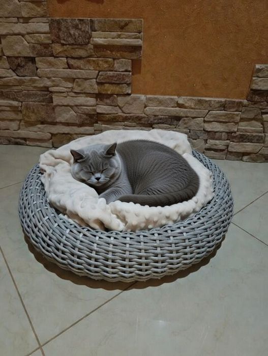 Лежанка для домашніх улюбленців,котиків ,песиків