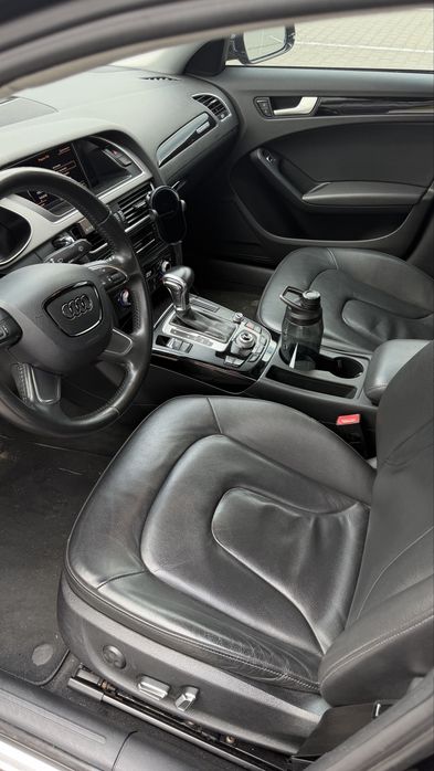 Продам Audi A4 2012