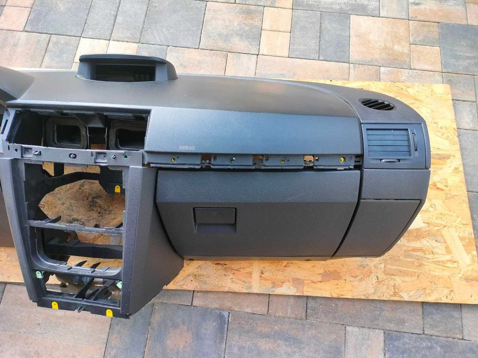 deska rozdzielacza kokpit opel meriva a