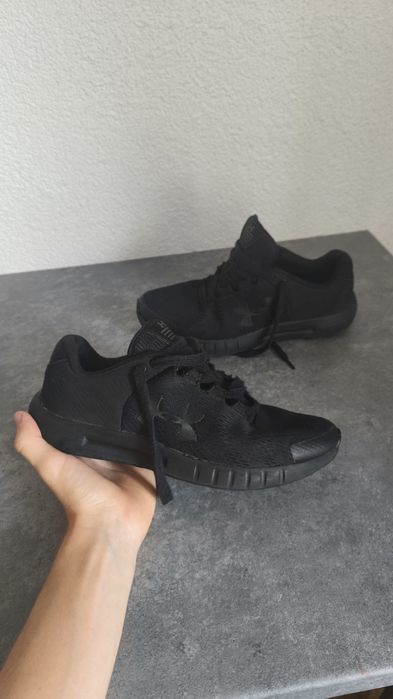 Under armour buty czarne rozmiar 40